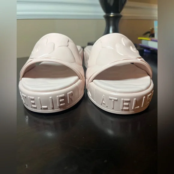 Valentino Garavani Atelier Rose Slide in Rose Quartz - Picture 8 of 11